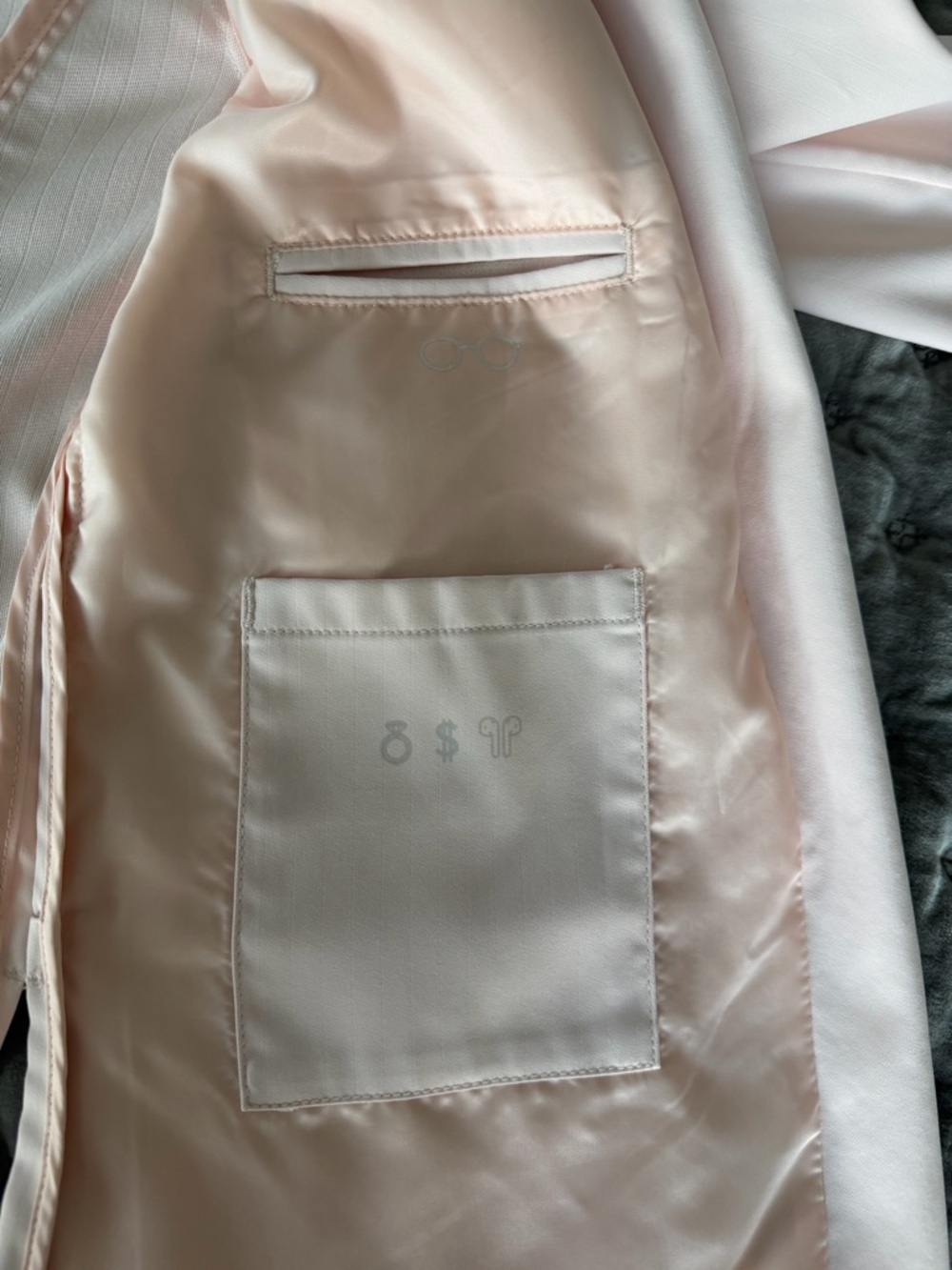 FIGS Women’s Bellevue Pink Powder Lab Coat: Limited Edition S - Picture 14 of 16
